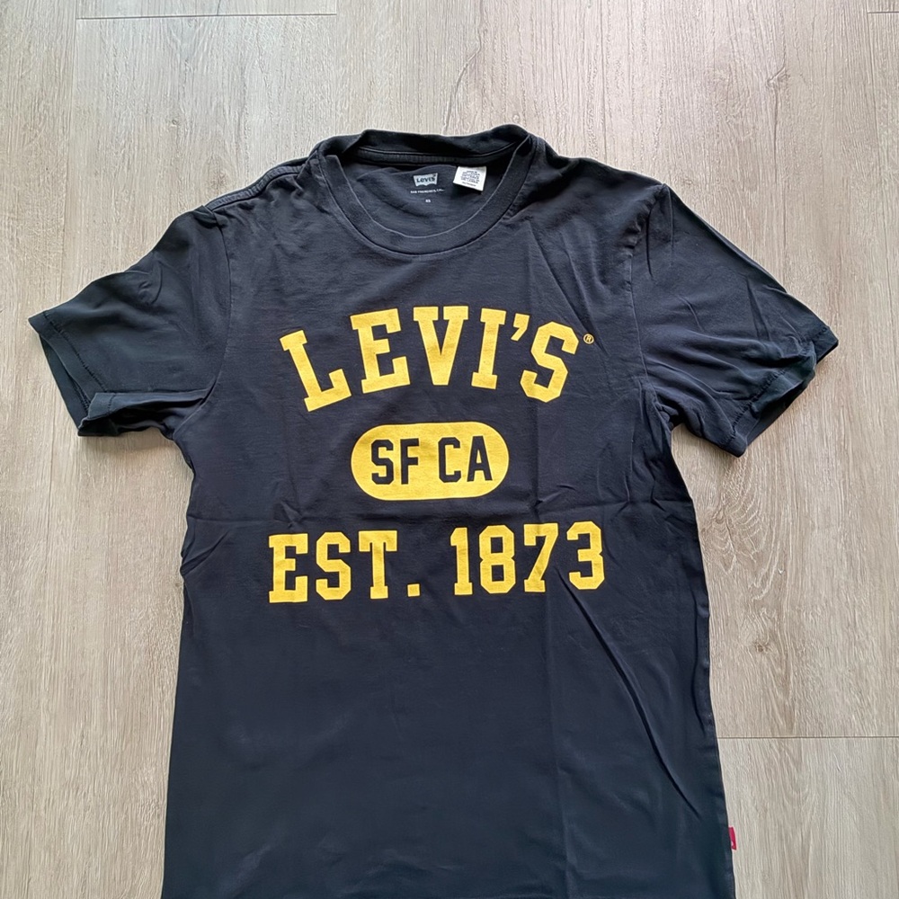 Levi's Black Short Sleeve Tee with Yellow Collegiate Print